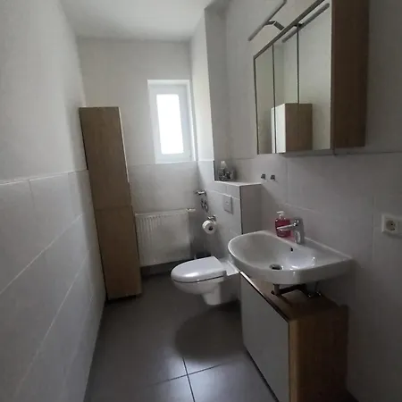 Schoene Mit Wlan Und Balkon In Salbke Appartement Maagdenburg