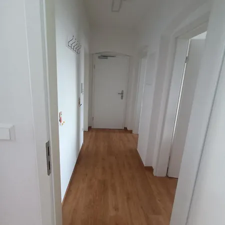 Schoene Mit Wlan Und Balkon In Salbke * Maagdenburg