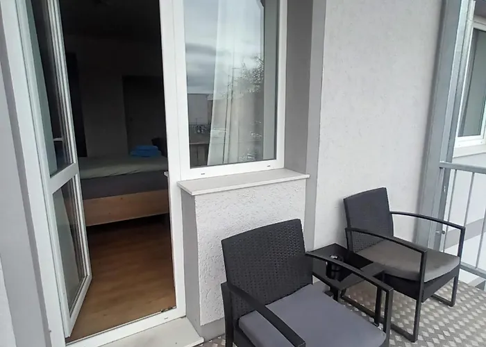 Apartamento Schoene Mit Wlan Und Balkon In Salbke