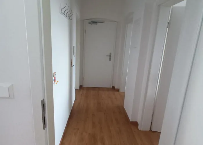 Schoene Mit Wlan Und Balkon In Salbke * Magdeburgo